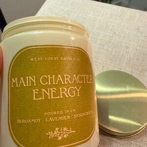 West Coast Candle 6.5 oz Main Character Energy bergamot‎ sandalwood earthy scent